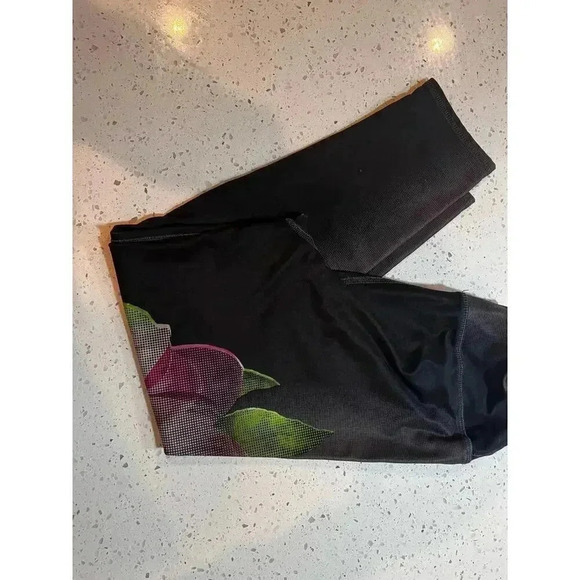 evolution and creation leggings roses on legs size large - Picture 3 of 5